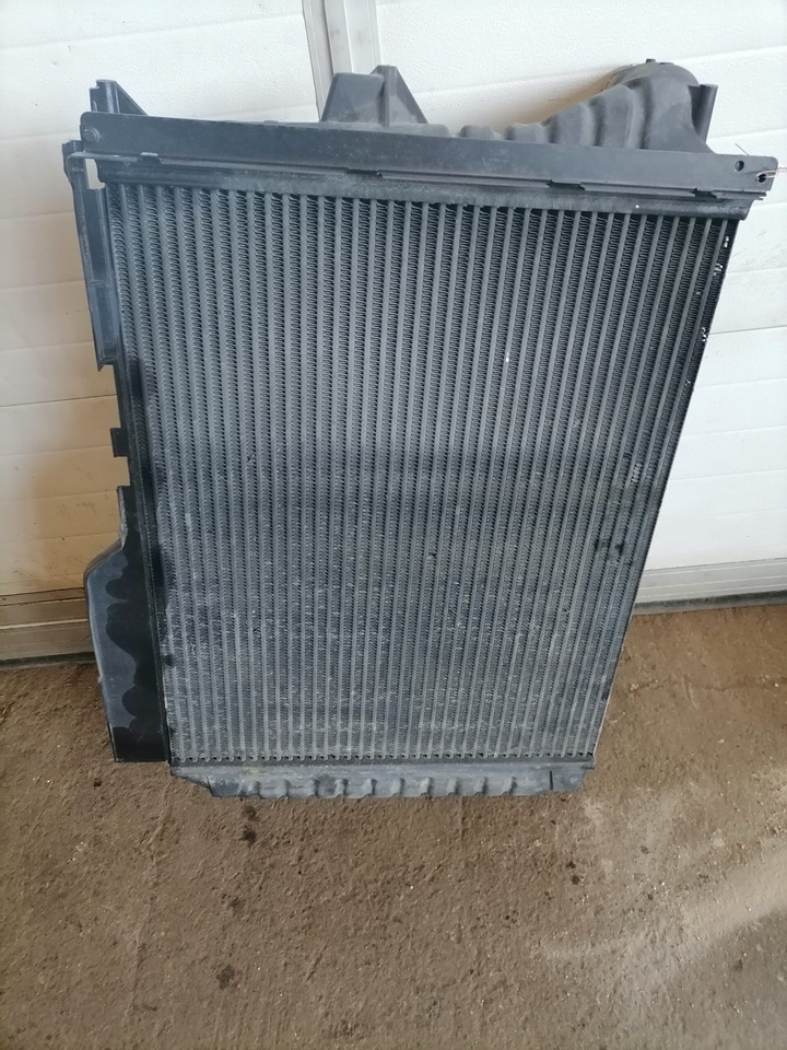 Volvo Intercooler radiator 20735696 - Medzichladič pre Nákladné auto: obrázok 2 Volvo Intercooler radiator 20735696 - Medzichladič pre Nákladné auto: obrázok 2