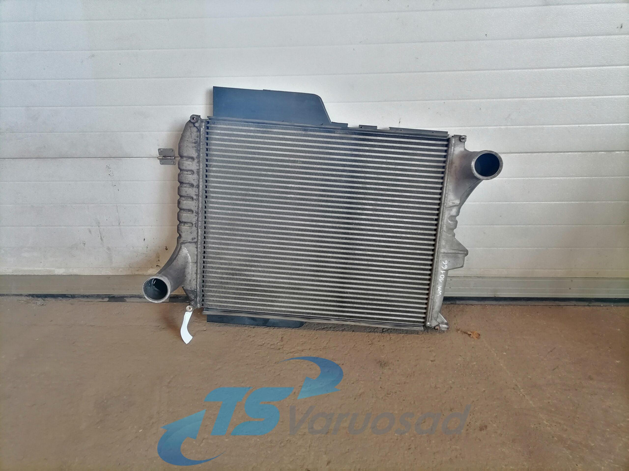 Volvo Intercooler radiator 20936050 - Medzichladič pre Nákladné auto: obrázok 1 Volvo Intercooler radiator 20936050 - Medzichladič pre Nákladné auto: obrázok 1