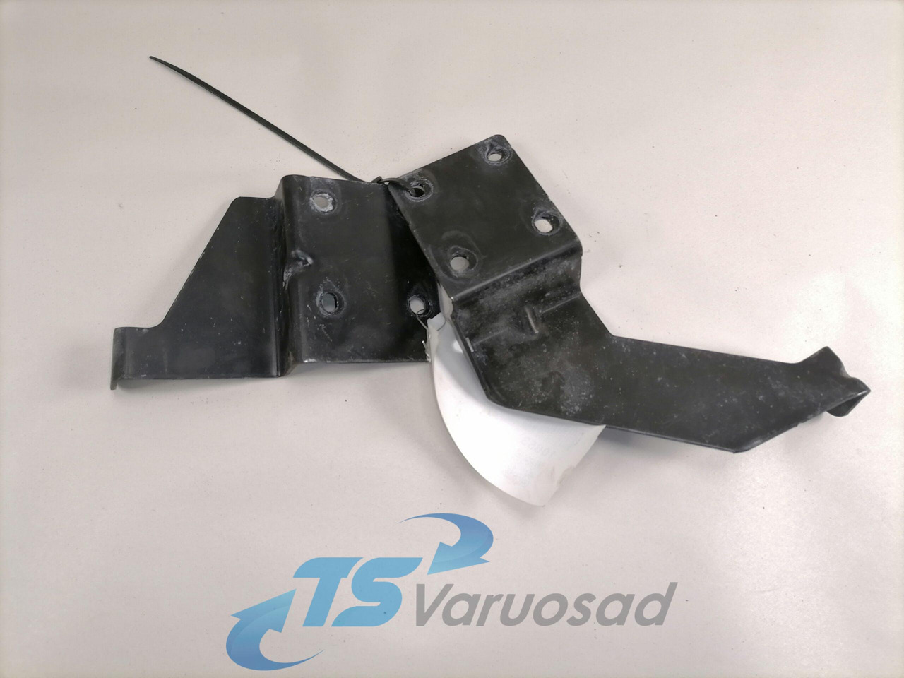 Volvo Kabiini tuulesuunaja kandur 82282286 - Aerodynamika/ Spojler pre Nákladné auto: obrázok 2 Volvo Kabiini tuulesuunaja kandur 82282286 - Aerodynamika/ Spojler pre Nákladné auto: obrázok 2