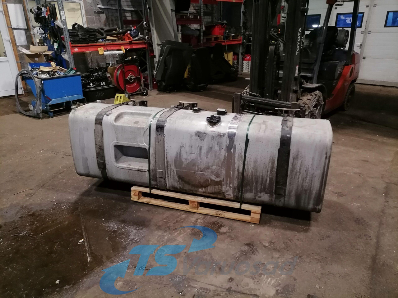 Volvo Kütusepaak 900L 21442022 - Palivová nádrž pre Nákladné auto: obrázok 1 Volvo Kütusepaak 900L 21442022 - Palivová nádrž pre Nákladné auto: obrázok 1