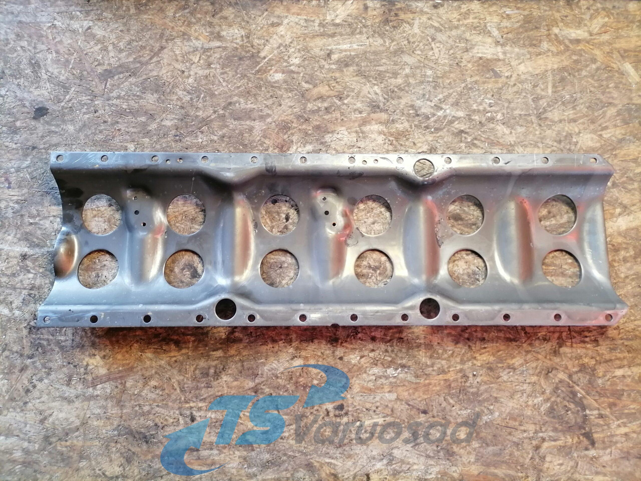 Volvo Ladder frame 20499612 - Olejová vaňa pre Nákladné auto: obrázok 3 Volvo Ladder frame 20499612 - Olejová vaňa pre Nákladné auto: obrázok 3
