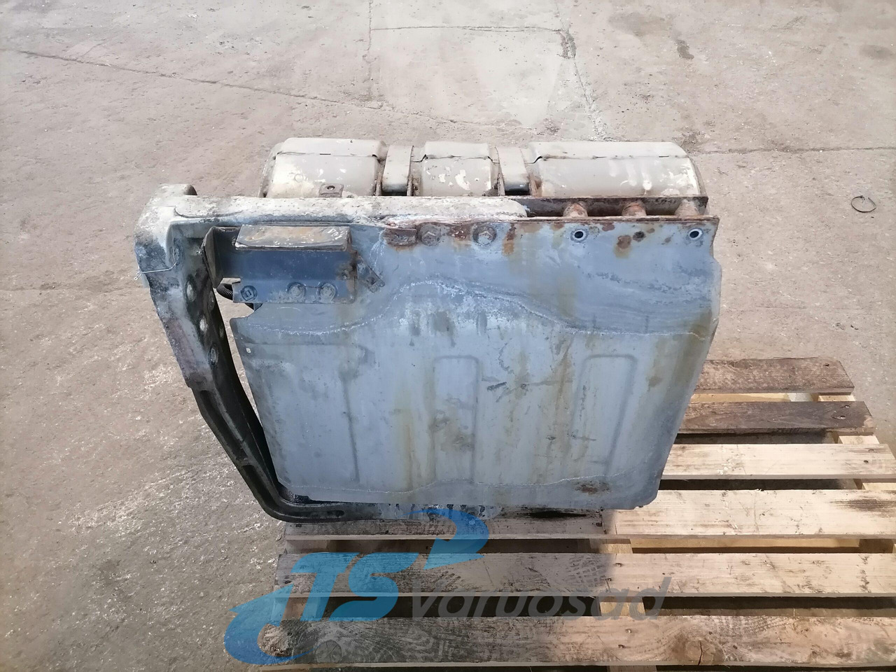 Volvo Muffler 20894953 - Tlumič výfuku pre Nákladné auto: obrázok 4 Volvo Muffler 20894953 - Tlumič výfuku pre Nákladné auto: obrázok 4
