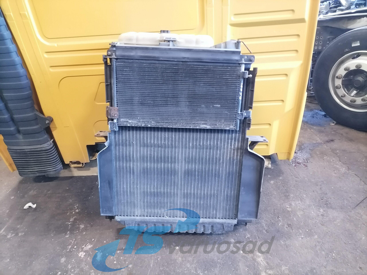 Volvo Radiaatorite komplekt 20936055 - Chladič pre Nákladné auto: obrázok 1 Volvo Radiaatorite komplekt 20936055 - Chladič pre Nákladné auto: obrázok 1