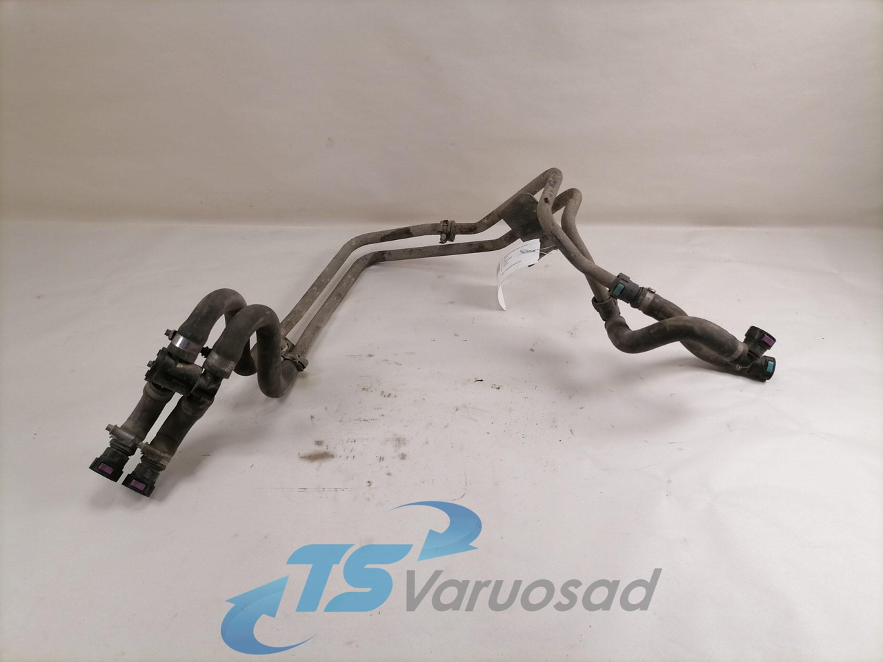 Volvo Salongisoojendus torud 21913681 - Kúrenie/ Vetranie pre Nákladné auto: obrázok 2 Volvo Salongisoojendus torud 21913681 - Kúrenie/ Vetranie pre Nákladné auto: obrázok 2