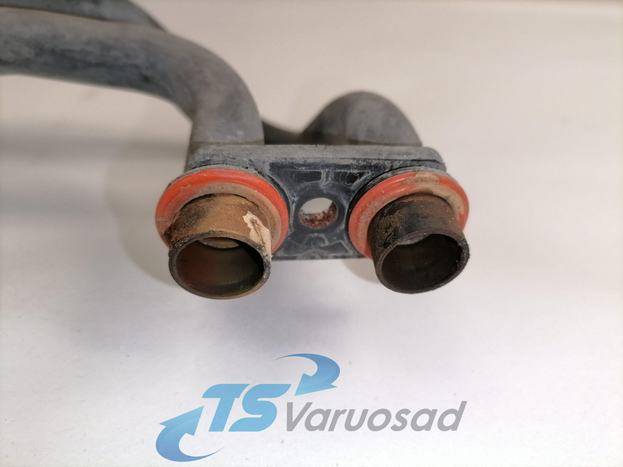 Volvo Salongisoojendus torud 82819703 - Kúrenie/ Vetranie pre Nákladné auto: obrázok 2 Volvo Salongisoojendus torud 82819703 - Kúrenie/ Vetranie pre Nákladné auto: obrázok 2