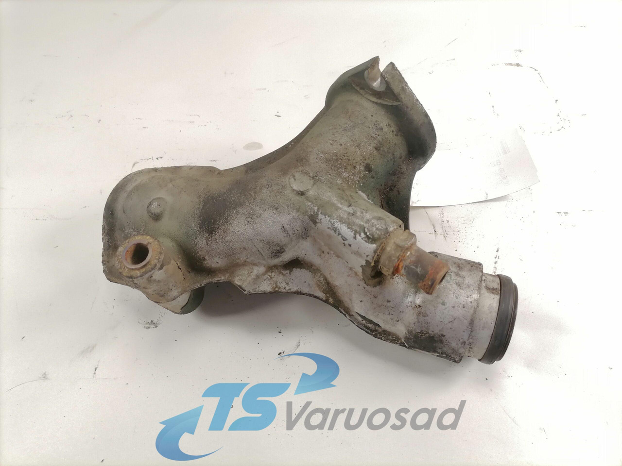 Volvo Water pump manifold / housing 20539684 - Vodná pumpa pre Nákladné auto: obrázok 4 Volvo Water pump manifold / housing 20539684 - Vodná pumpa pre Nákladné auto: obrázok 4