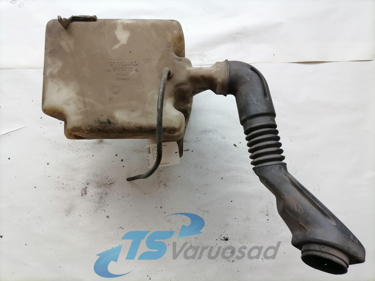 Volvo Windscreen washer fluid tank 8189232 - Stierač pre Nákladné auto: obrázok 2 Volvo Windscreen washer fluid tank 8189232 - Stierač pre Nákladné auto: obrázok 2