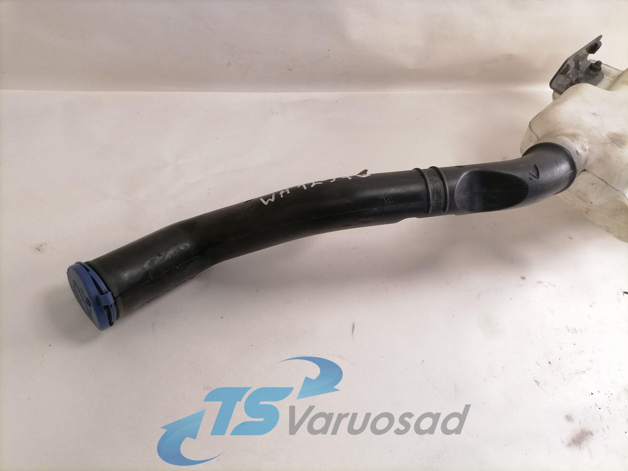 Volvo Windscreen washer fluid tank 84092259 - Stierač pre Nákladné auto: obrázok 3 Volvo Windscreen washer fluid tank 84092259 - Stierač pre Nákladné auto: obrázok 3
