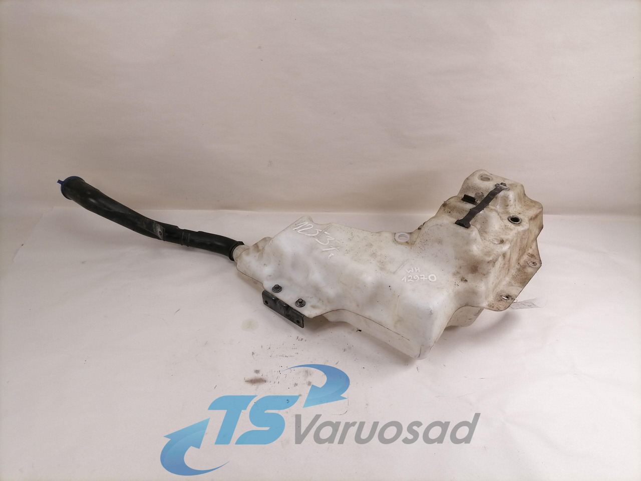 Volvo Windscreen washer fluid tank 84092259 - Stierač pre Nákladné auto: obrázok 1 Volvo Windscreen washer fluid tank 84092259 - Stierač pre Nákladné auto: obrázok 1