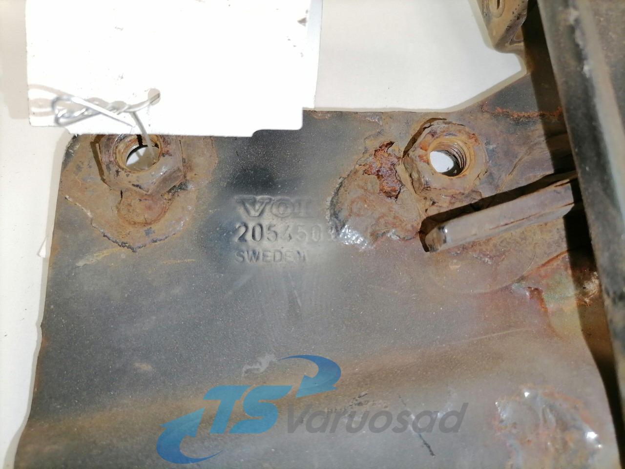 Volvo lower grille carrier hinge 20545094 - Mriežka pre Nákladné auto: obrázok 2 Volvo lower grille carrier hinge 20545094 - Mriežka pre Nákladné auto: obrázok 2
