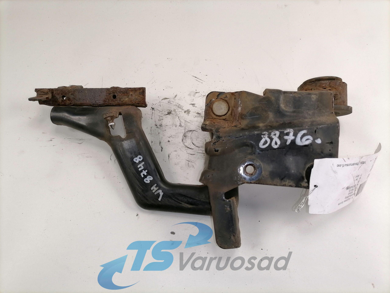 Volvo lower grille carrier hinge 20545095 - Mriežka pre Nákladné auto: obrázok 4 Volvo lower grille carrier hinge 20545095 - Mriežka pre Nákladné auto: obrázok 4