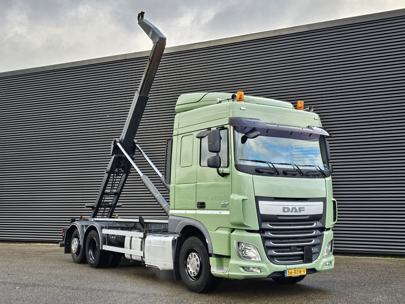 DAF XF 460 6x2 SPACECAB / HOOKLIFT / ABROLKIPPER - Hákový nosič kontajnerov: obrázok 4 DAF XF 460 6x2 SPACECAB / HOOKLIFT / ABROLKIPPER - Hákový nosič kontajnerov: obrázok 4