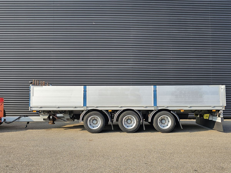Fynkar K324T / 3 AXLE / TWIST-LOCKS / 2 X LIFT AXLE - Plošinový/ Valníkový príves: obrázok 2 Fynkar K324T / 3 AXLE / TWIST-LOCKS / 2 X LIFT AXLE - Plošinový/ Valníkový príves: obrázok 2