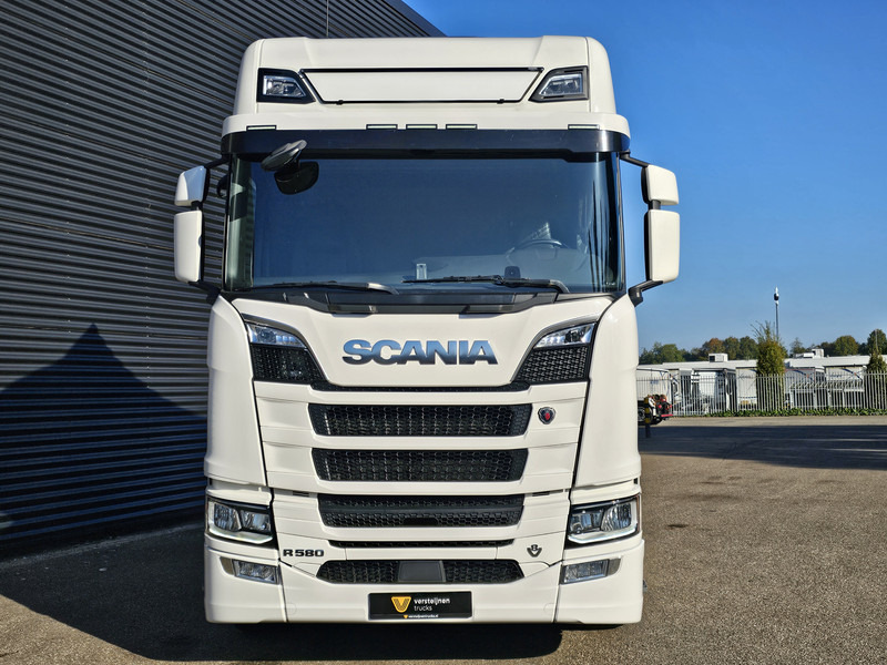 Scania R580 V8 / 6x4 / FULL AIR / RETARDER - Ťahač: obrázok 4 Scania R580 V8 / 6x4 / FULL AIR / RETARDER - Ťahač: obrázok 4