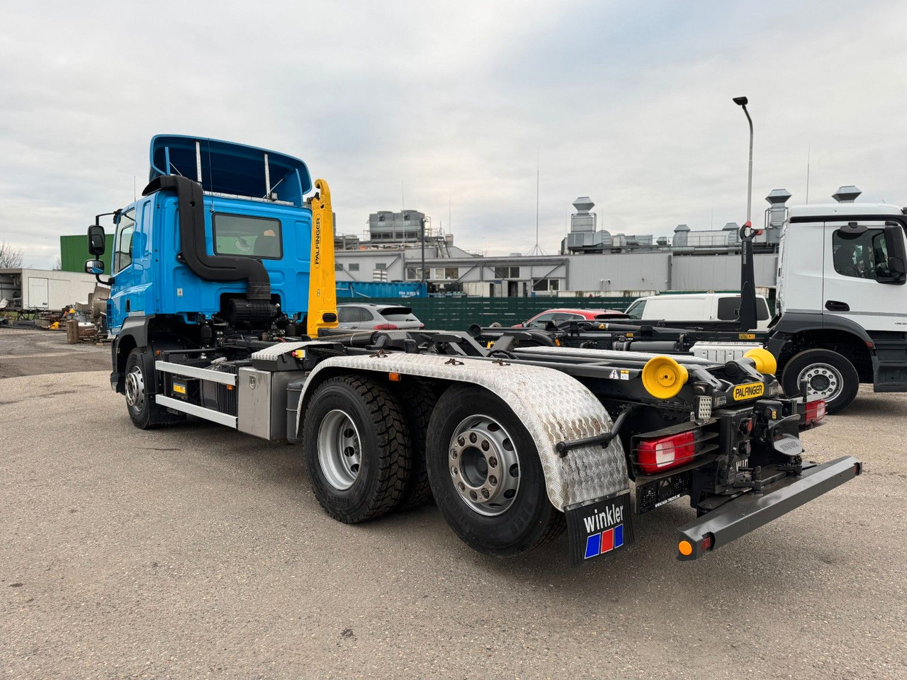 DAF CF 480 6X2 Abroller Funk 8 Stück neue Pirelli DAF CF 480 6X2 Abroller Funk 8 Stück neue Pirelli - Hákový nosič kontajnerov: obrázok 3 DAF CF 480 6X2 Abroller Funk 8 Stück neue Pirelli DAF CF 480 6X2 Abroller Funk 8 Stück neue Pirelli - Hákový nosič kontajnerov: obrázok 3