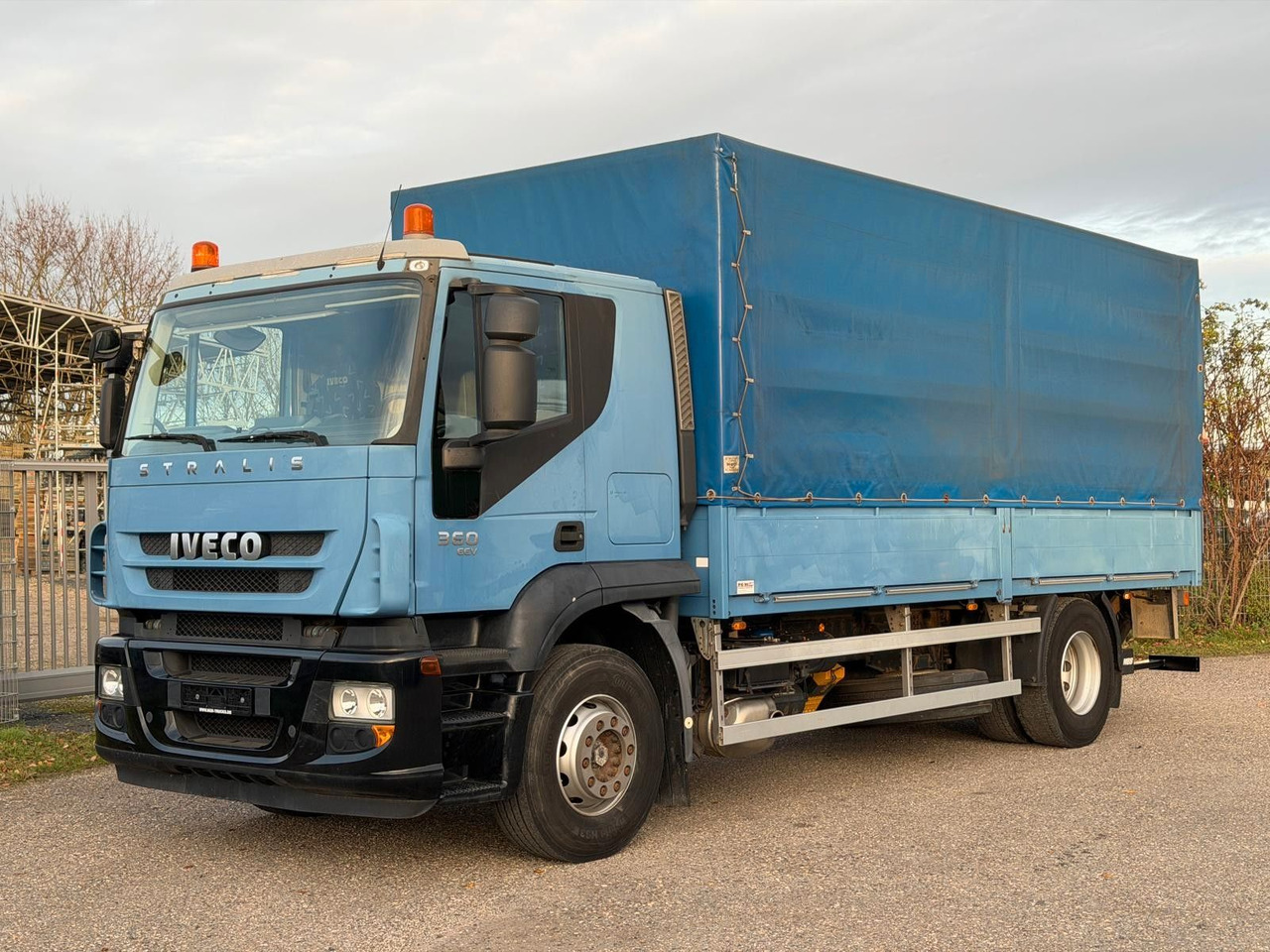 Plachtové nákladné vozidlo Iveco 190S36/9 Stralis Pritsche & Hebebühne 3 to. TOP: obrázok 13 Plachtové nákladné vozidlo Iveco 190S36/9 Stralis Pritsche & Hebebühne 3 to. TOP: obrázok 13