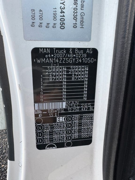 MAN 12.250 4X2 Koffer LBW Klima Diff.Sperre AHK - Skříňový nákladní auto: obrázok 3 MAN 12.250 4X2 Koffer LBW Klima Diff.Sperre AHK - Skříňový nákladní auto: obrázok 3