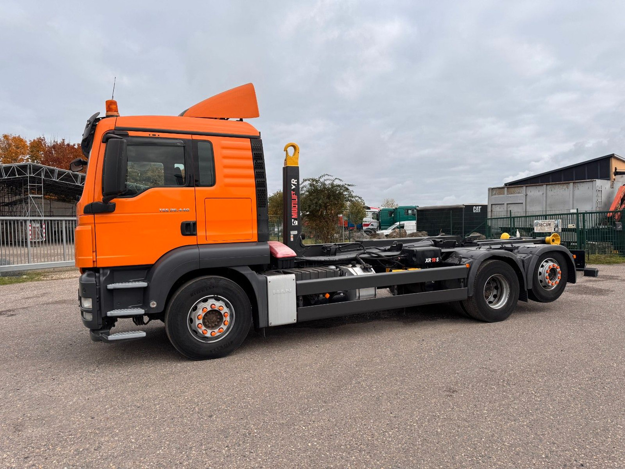 MAN 26.40 6X2 Multilift Abroller - Hákový nosič kontajnerov: obrázok 1 MAN 26.40 6X2 Multilift Abroller - Hákový nosič kontajnerov: obrázok 1