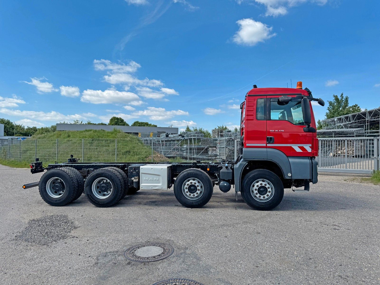 MAN 35.470 8X4 Kipperfahrgestell Reifen 12 X NEU Top - Sklápač: obrázok 1 MAN 35.470 8X4 Kipperfahrgestell Reifen 12 X NEU Top - Sklápač: obrázok 1