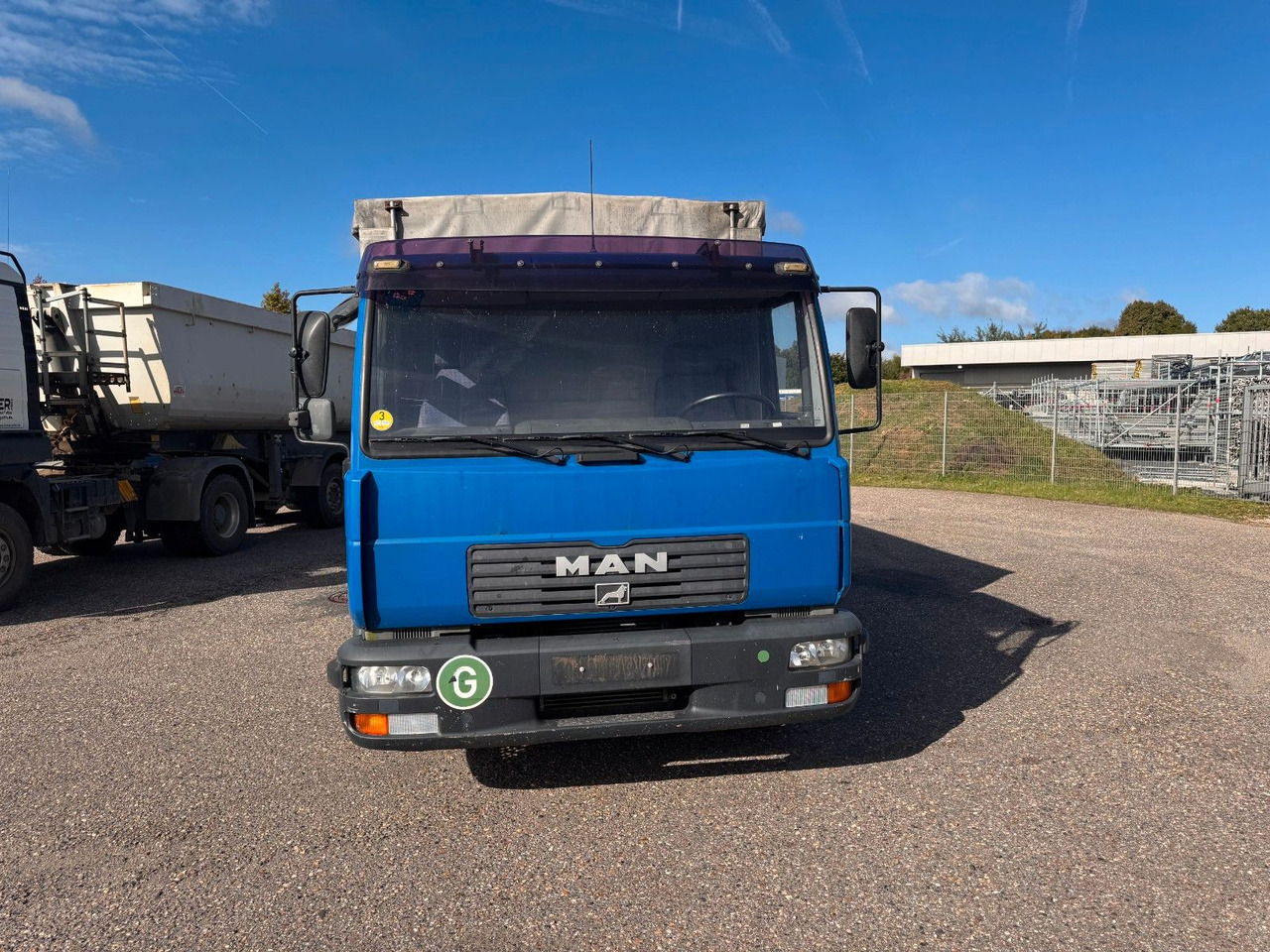 MAN 8.140 4X2 Pritsche Plane Original Km - Plachtová dodávka: obrázok 5 MAN 8.140 4X2 Pritsche Plane Original Km - Plachtová dodávka: obrázok 5