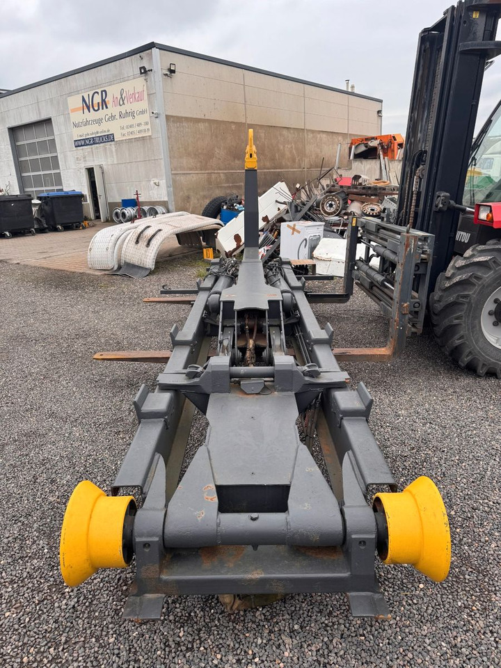 Marell Abrollkipperaufbau 3 Achser - Hákový nosič kontajnerov: obrázok 1 Marell Abrollkipperaufbau 3 Achser - Hákový nosič kontajnerov: obrázok 1