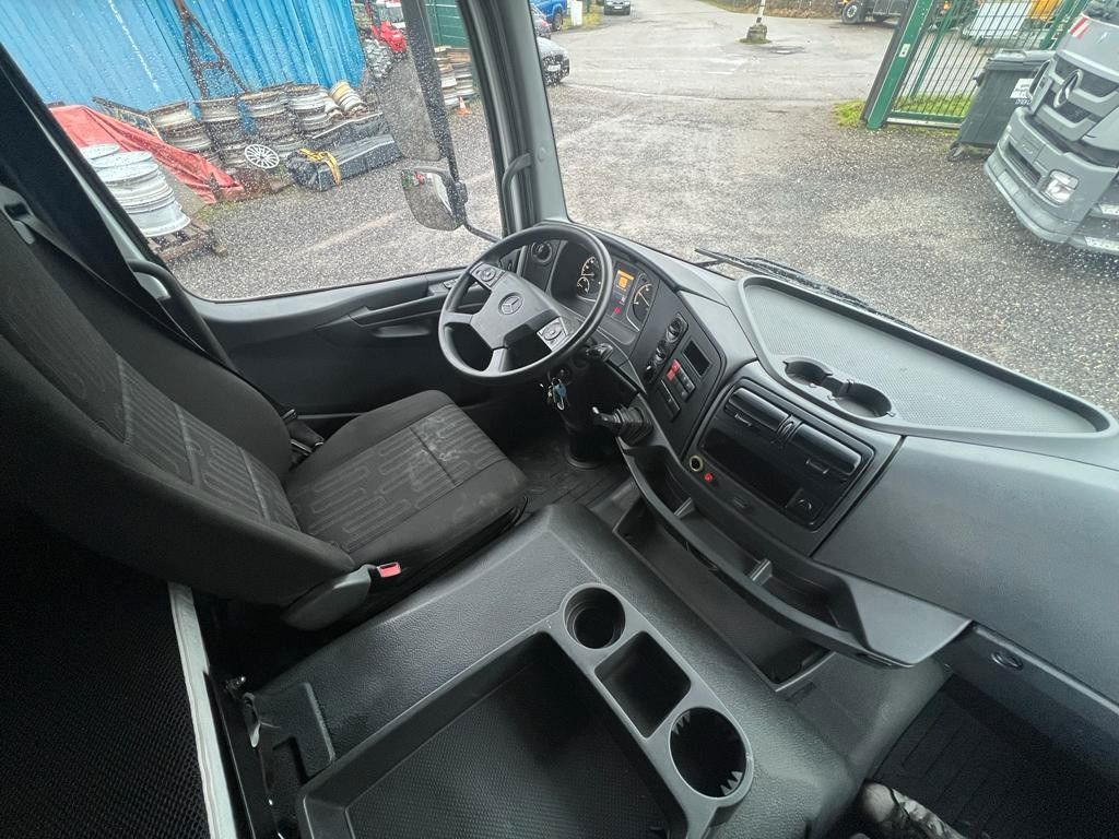 Mercedes-Benz 1324 4X2 Koffer Plane 6 to. Hebebühne Mercedes-Benz 1324 4X2 Koffer Plane 6 to. Hebebühne - Skříňový nákladní auto: obrázok 2 Mercedes-Benz 1324 4X2 Koffer Plane 6 to. Hebebühne Mercedes-Benz 1324 4X2 Koffer Plane 6 to. Hebebühne - Skříňový nákladní auto: obrázok 2