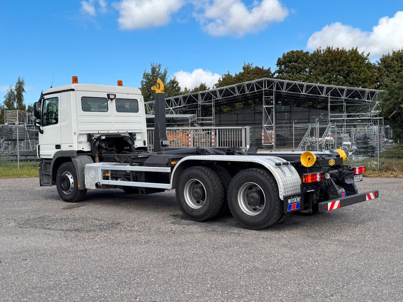 Mercedes-Benz 2641 6X4 Retarder Meiller mit Funk Top Zust - Hákový nosič kontajnerov: obrázok 1 Mercedes-Benz 2641 6X4 Retarder Meiller mit Funk Top Zust - Hákový nosič kontajnerov: obrázok 1