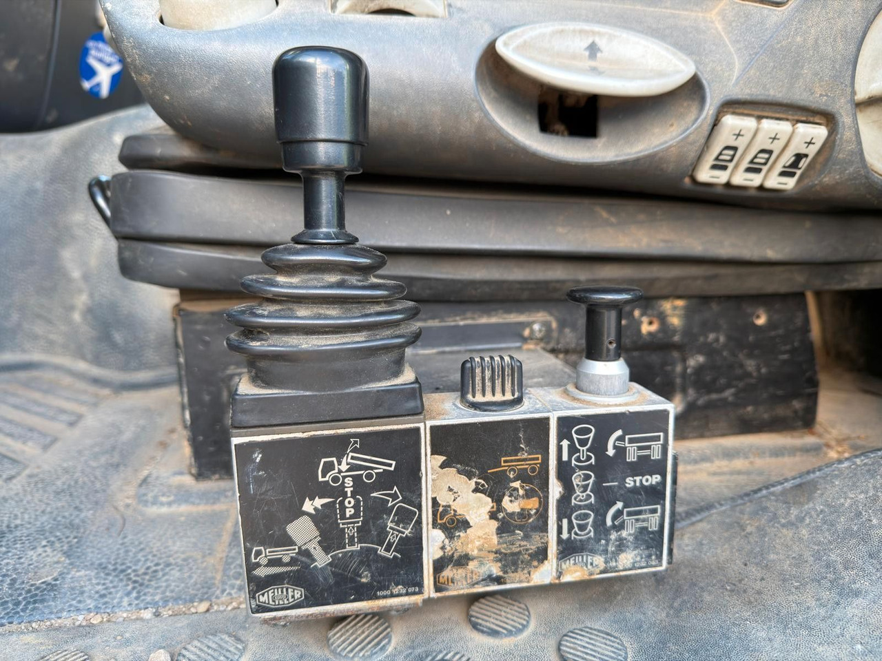 Leasing  Mercedes-Benz 2643 6x4 Meiller 3S. Kipper Bordmatik | Blatt/Bl Mercedes-Benz 2643 6x4 Meiller 3S. Kipper Bordmatik | Blatt/Bl: obrázok 15