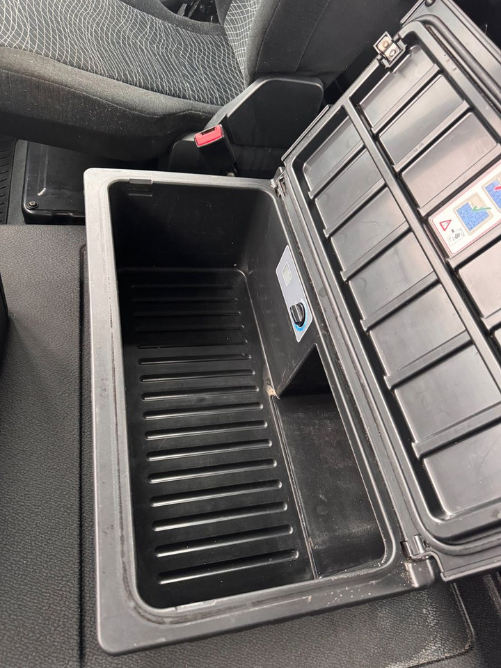 Mercedes-Benz 3748 8X4 Meiller Abroller mit Funk Top  Zustand - Hákový nosič kontajnerov: obrázok 4 Mercedes-Benz 3748 8X4 Meiller Abroller mit Funk Top  Zustand - Hákový nosič kontajnerov: obrázok 4