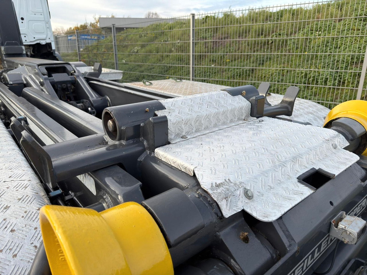 Mercedes-Benz 3748 8x4 Meiller RK30.65 | Funk | hydr.Container - Hákový nosič kontajnerov: obrázok 5 Mercedes-Benz 3748 8x4 Meiller RK30.65 | Funk | hydr.Container - Hákový nosič kontajnerov: obrázok 5