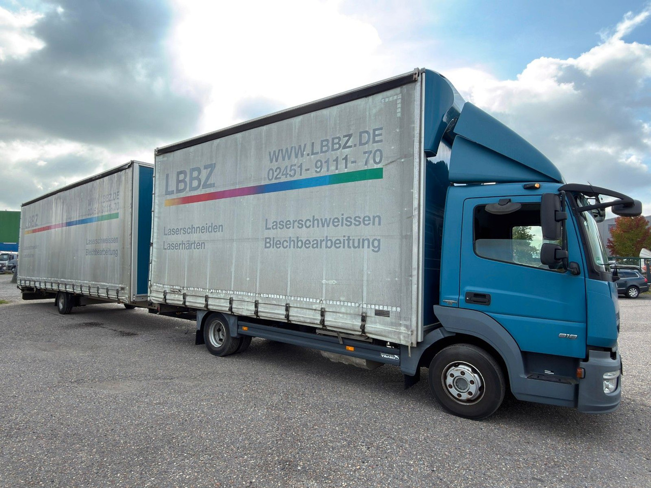 Mercedes-Benz 818 4X2 Pritsche & Plane & Tang Pritsche & Plane Mercedes-Benz 818 4X2 Pritsche & Plane & Tang Pritsche & Plane - Plachtová dodávka: obrázok 5 Mercedes-Benz 818 4X2 Pritsche & Plane & Tang Pritsche & Plane Mercedes-Benz 818 4X2 Pritsche & Plane & Tang Pritsche & Plane - Plachtová dodávka: obrázok 5