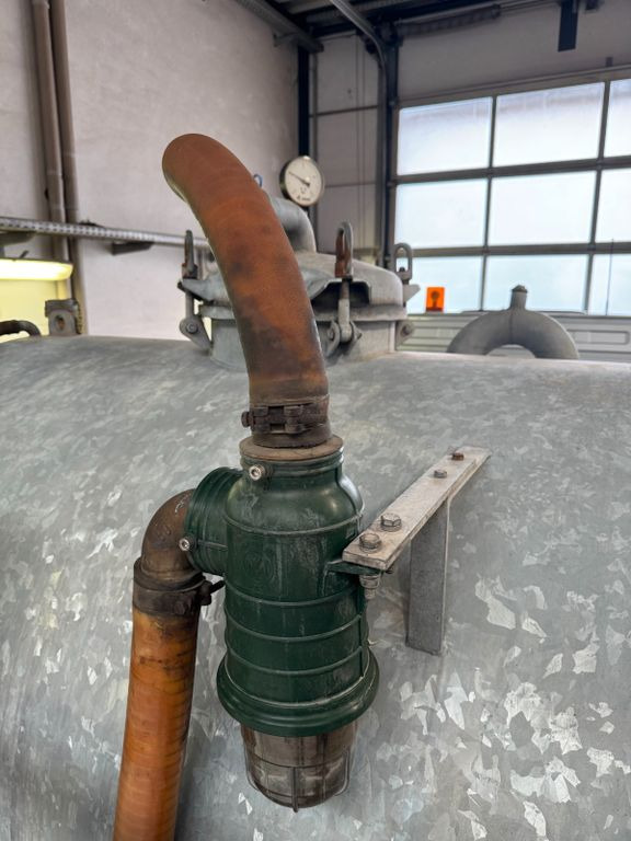 Mercedes-Benz 818 4X2 ROM Toilettenwagen Mercedes-Benz 818 4X2 ROM Toilettenwagen 6 Plätze - Fekálne vozidlo: obrázok 5 Mercedes-Benz 818 4X2 ROM Toilettenwagen Mercedes-Benz 818 4X2 ROM Toilettenwagen 6 Plätze - Fekálne vozidlo: obrázok 5