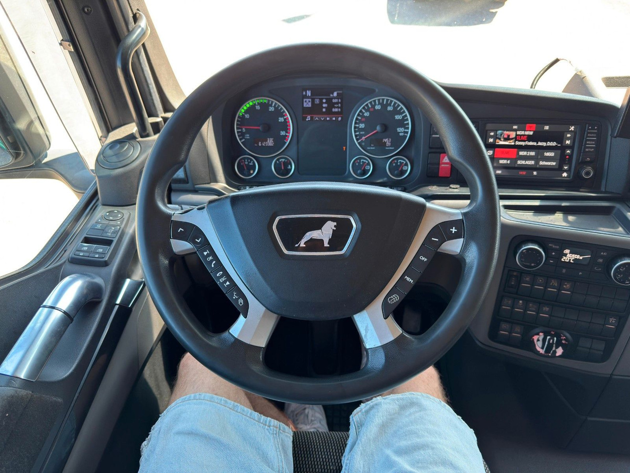 Ťahač MAN 18.460 4x2 Kipphydr. | Standheiz. | Top Zustand: obrázok 11 Ťahač MAN 18.460 4x2 Kipphydr. | Standheiz. | Top Zustand: obrázok 11