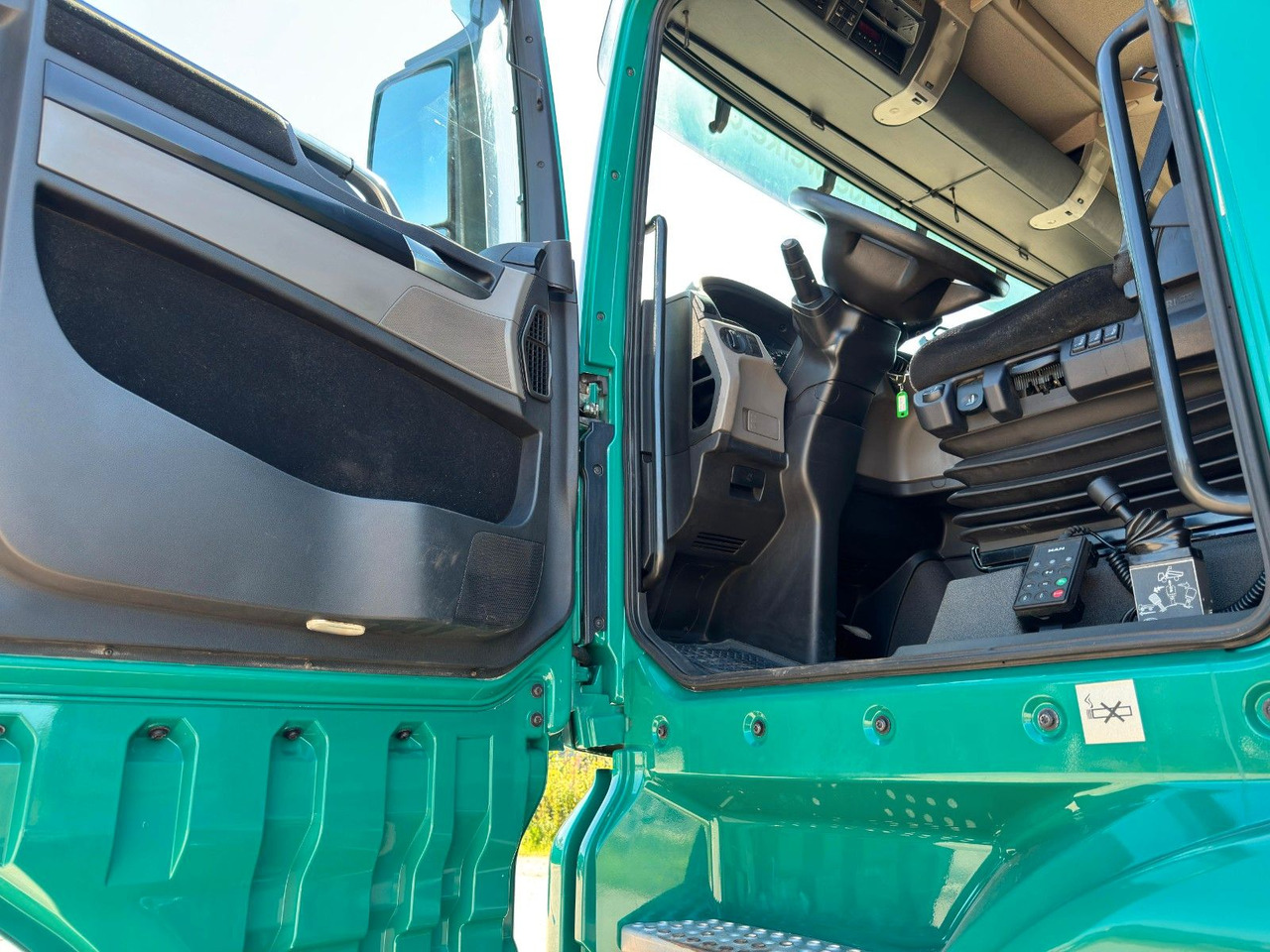 Ťahač MAN 18.460 4x2 Kipphydr. | Standheiz. | Top Zustand: obrázok 9 Ťahač MAN 18.460 4x2 Kipphydr. | Standheiz. | Top Zustand: obrázok 9