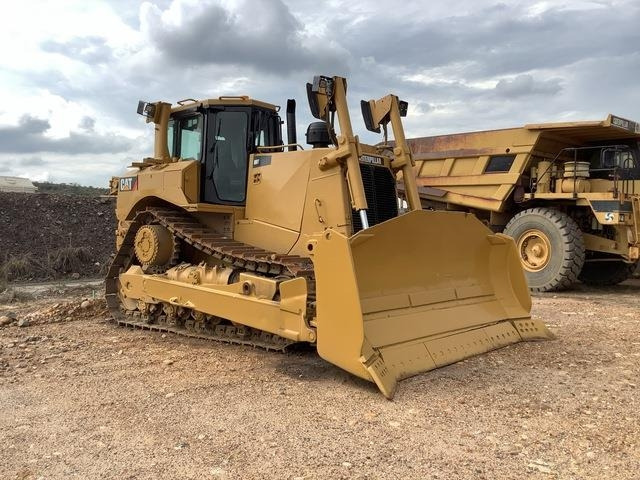 CAT D8T - Buldozér: obrázok 4 CAT D8T - Buldozér: obrázok 4
