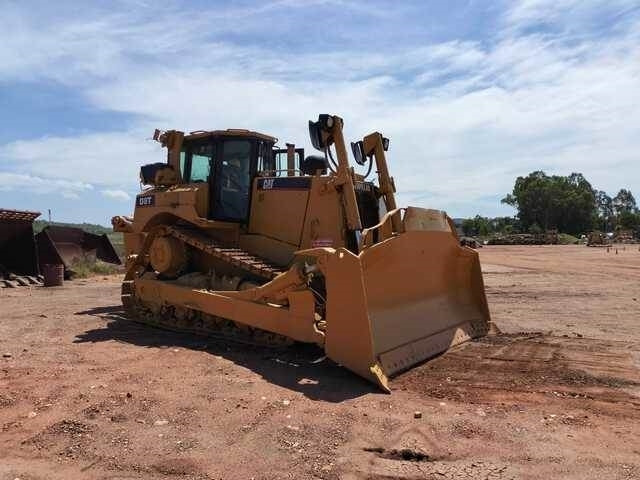CAT D8T - Buldozér: obrázok 1 CAT D8T - Buldozér: obrázok 1