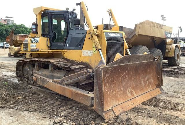 Komatsu D85EX-15 - Buldozér: obrázok 4 Komatsu D85EX-15 - Buldozér: obrázok 4