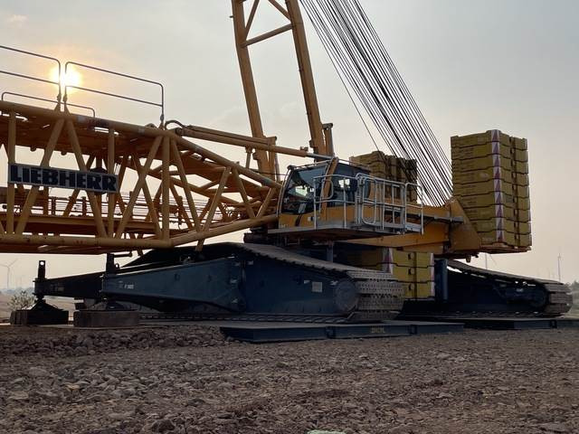 Liebherr LR1600/2 - Pásový žeriav: obrázok 1 Liebherr LR1600/2 - Pásový žeriav: obrázok 1