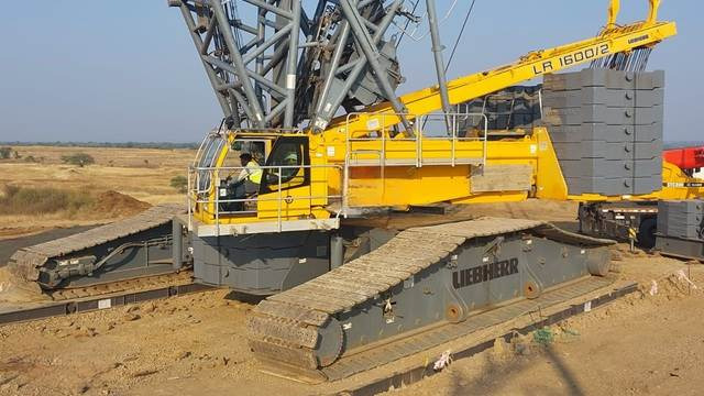 Liebherr LR1600/2 - Pásový žeriav: obrázok 1 Liebherr LR1600/2 - Pásový žeriav: obrázok 1