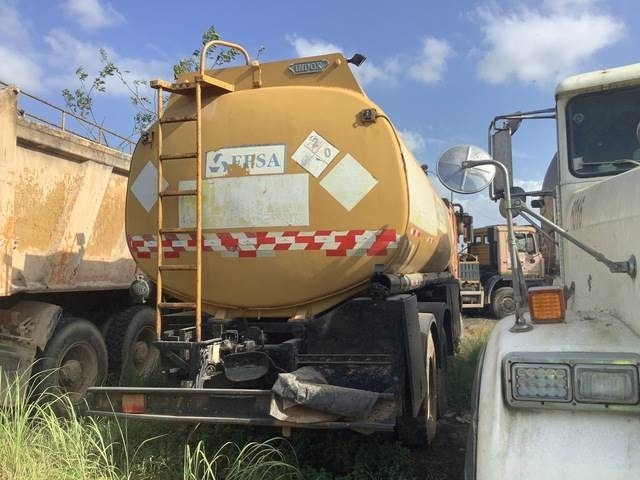 MAN 33.414-V20 - Cisternové vozidlo: obrázok 3 MAN 33.414-V20 - Cisternové vozidlo: obrázok 3