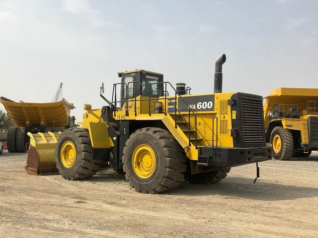 Komatsu WA600-6 - Kolesový nakladač: obrázok 3 Komatsu WA600-6 - Kolesový nakladač: obrázok 3