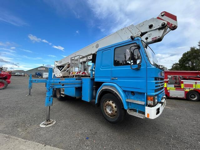 Scania P113ML - Automobilová plošina: obrázok 4 Scania P113ML - Automobilová plošina: obrázok 4