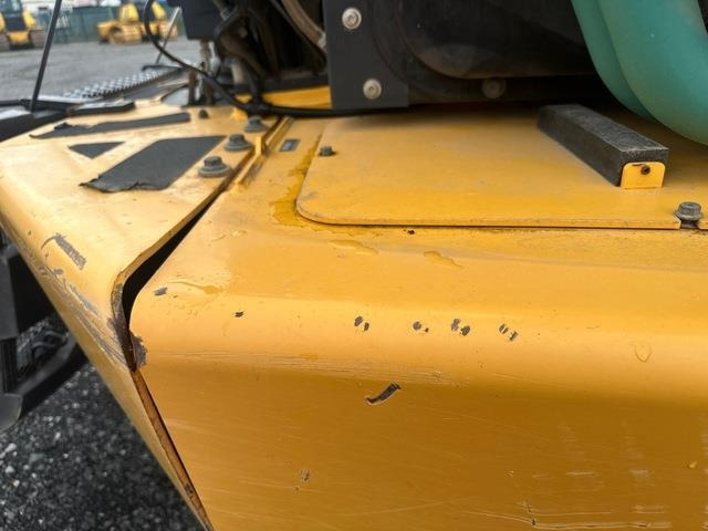 Ťahačový kĺbový damper Volvo A25F: obrázok 15