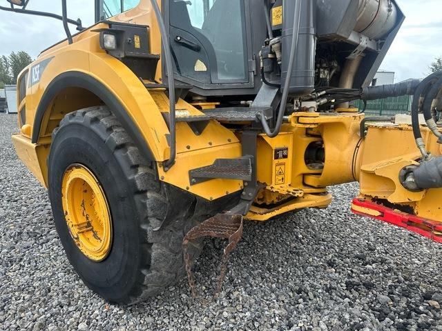 Ťahačový kĺbový damper Volvo A25F: obrázok 19