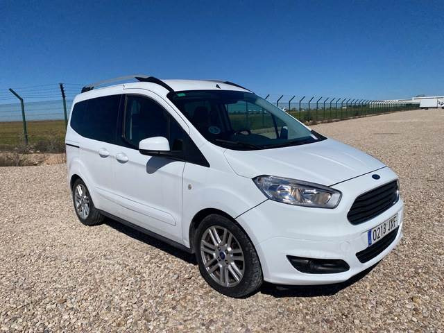 Ford Tourneo Courier - Automobil: obrázok 4 Ford Tourneo Courier - Automobil: obrázok 4