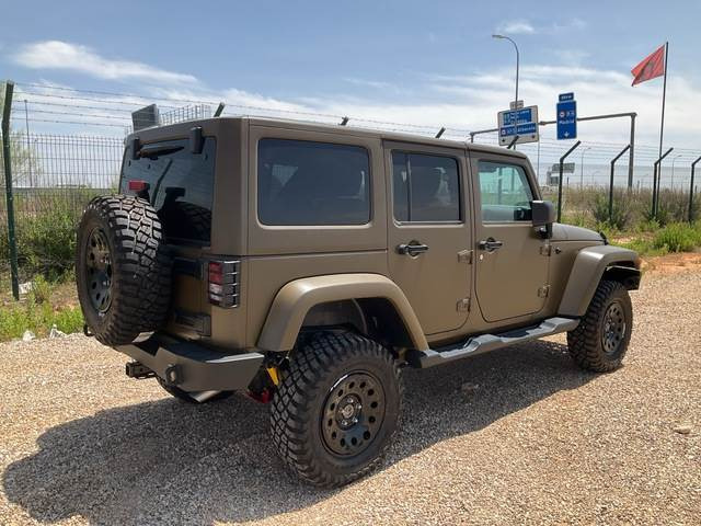 Jeep Wrangler JK Command - Automobil: obrázok 3 Jeep Wrangler JK Command - Automobil: obrázok 3