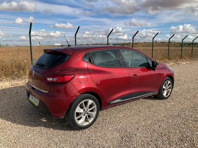 Renault Clio - Automobil: obrázok 3 Renault Clio - Automobil: obrázok 3