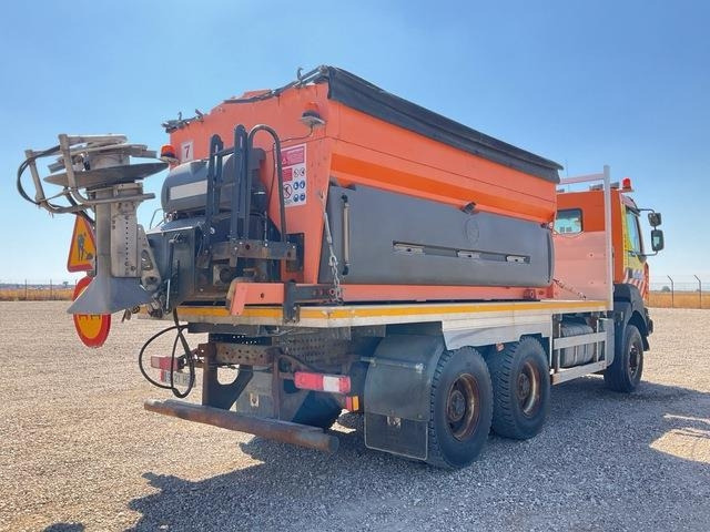 Renault Kerax 430DXI - Vozidlo na odpratávanie snehu: obrázok 3 Renault Kerax 430DXI - Vozidlo na odpratávanie snehu: obrázok 3