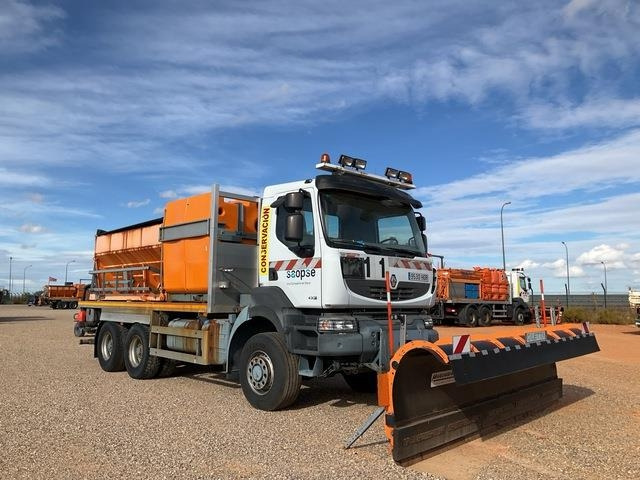 Renault Kerax 430DXI - Vozidlo na odpratávanie snehu: obrázok 4 Renault Kerax 430DXI - Vozidlo na odpratávanie snehu: obrázok 4