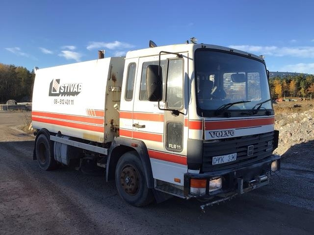 Volvo FL611 - Zametacie vozidlo: obrázok 4 Volvo FL611 - Zametacie vozidlo: obrázok 4